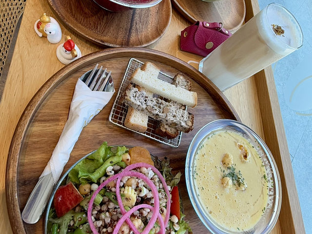 內惟藝術中心蔬食套餐好健康.(SOUP)餐廳早午餐的好餐廳. 內惟藝術中心蔬食套餐好健康.(SOUP)餐廳早午餐的好餐廳.