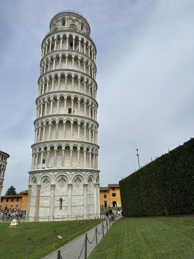 🌞 A Perfect Day Trip to Pisa — The City of the Leaning Tower