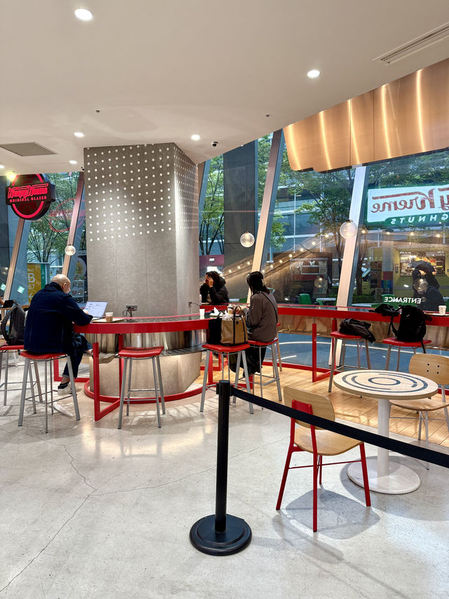 🍩 More Than Donuts: Chill & Work at Krispy Kreme Tokyo International Forum