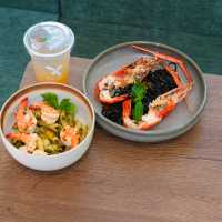 Inside Bangkok’s Most Sculptural Café: Curvy Dining