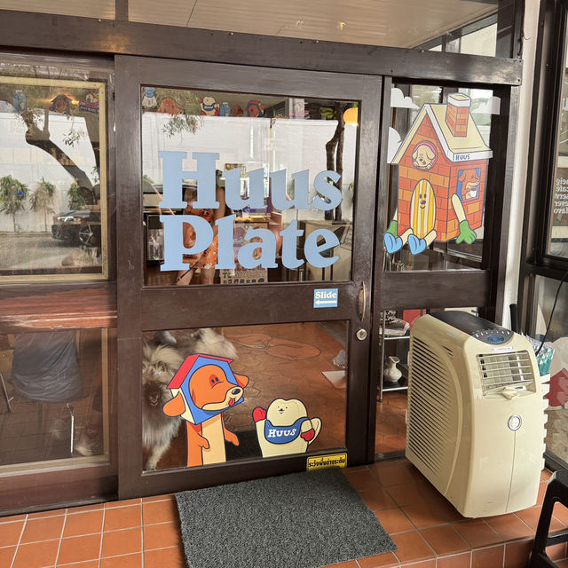 曼谷室內臘腸狗咖啡廳打卡必去🐶