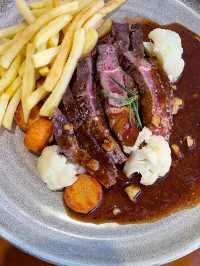 Saparis Eatery & cocktail bar