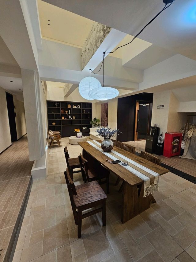 360° City Views & Chic Minimalist Vibes at Mixiyue Scenic Hotel in Chongqing 💫