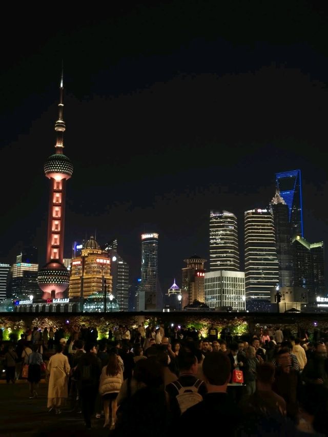 Shanghai’s Bund: The Ultimate Iconic Vibe 🏙️✨ Shanghai’s Bund: The Ultimate Iconic Vibe 🏙️✨