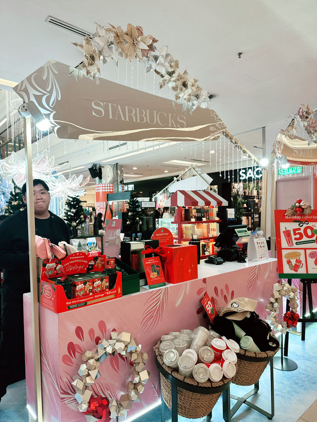 🎄 Festive Finds at One Utama Old Wing: Your Christmas Gift & Photo Spot! 🎄 Festive Finds at One Utama Old Wing: Your Christmas Gift & Photo Spot!