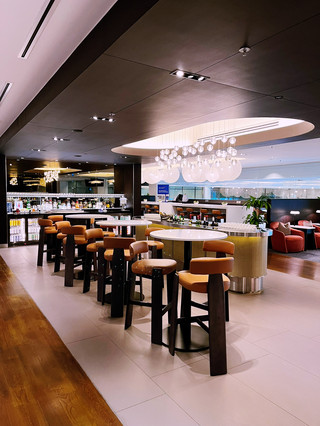British Airways Lounge T2: Comfort & Premium Indulgence