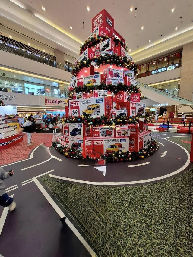 A Die-Cast Christmas Carnival in Tuen Mun A Die-Cast Christmas Carnival in Tuen Mun