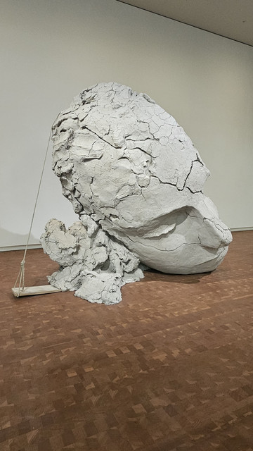 大阪に衝撃！【国立国際美術館】地下現代アートの旅で一秒で世界の文化