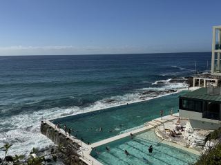 Sydney One-Day Trip: A Journey from the "Hogwarts" Campus to Bondi Beach