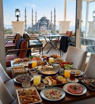 ☀️ A Morning Feast in Istanbul — The Turkish Breakfast I’ll Never Forget 🇹🇷