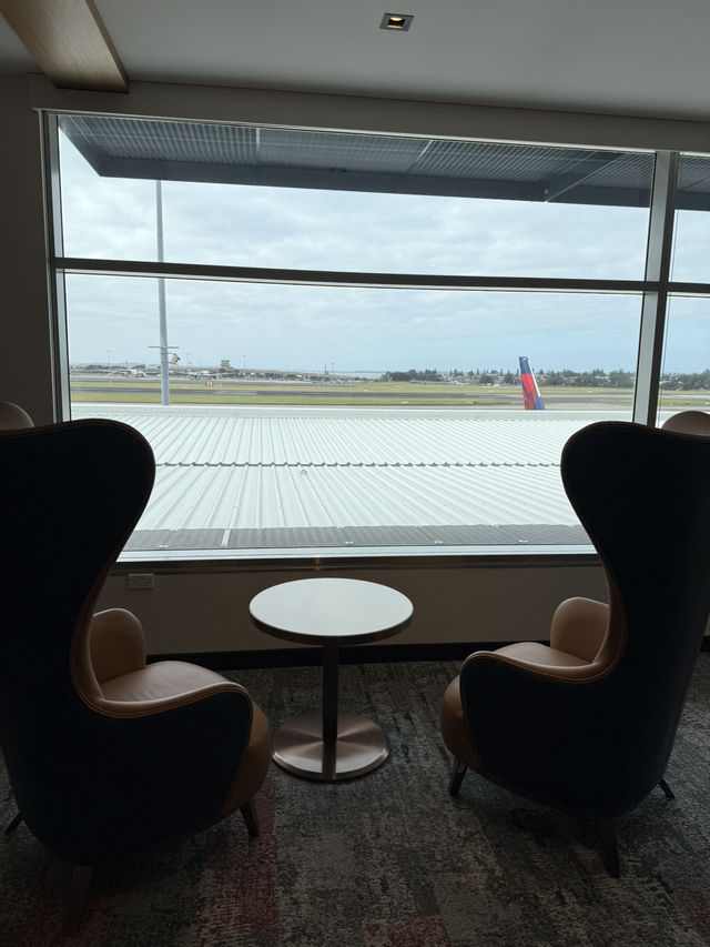 SilverKris First Class Lounge Sydney Airport