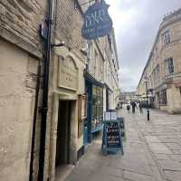 Eating at Sally Lunn’s museum place 