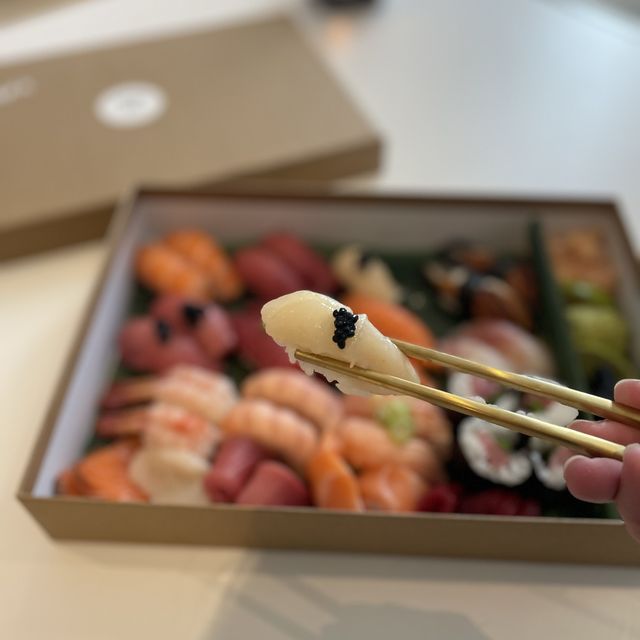 英國曼徹斯特 ~ out of the blue入面的外賣壽司店