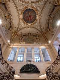 Louvre Museum, Paris 🏰🎨