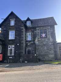 A pub by the lake