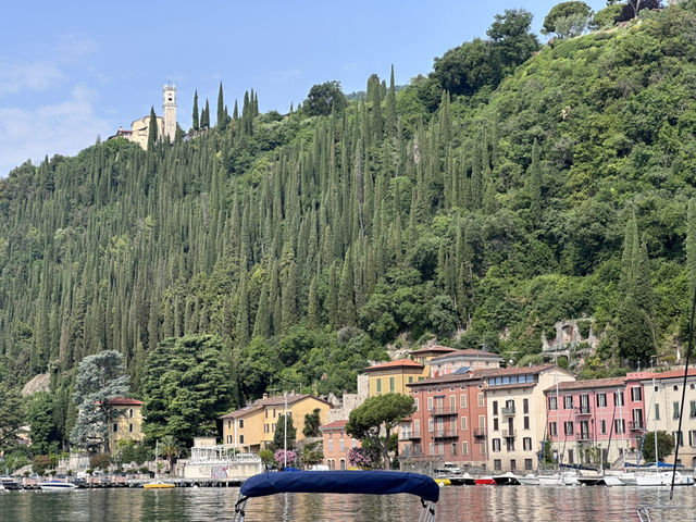 🌊 Lake Garda – Italy’s Breathtaking Escape Between Mountains and Water! 🇮🇹✨