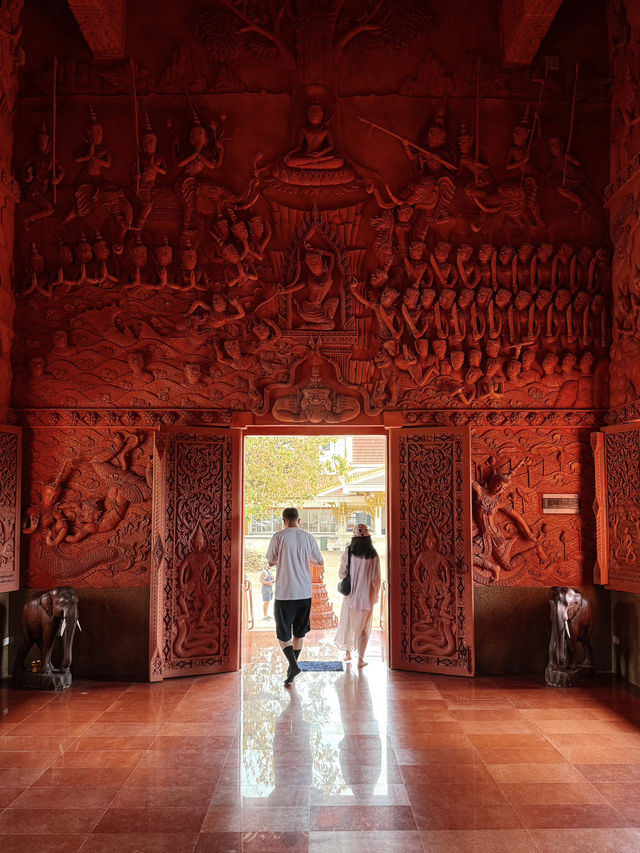 Wat Sila Ngu – the Red Temple by the Sea