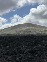 Hiking Caldera Blanca: Reviewing Epic Crater Trek in Lanzarote
