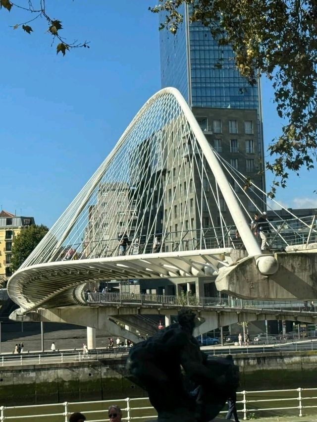 Bilbao's Giant Puppy: The World's Largest Flower-Covered Sculpture Guards the Guggenheim