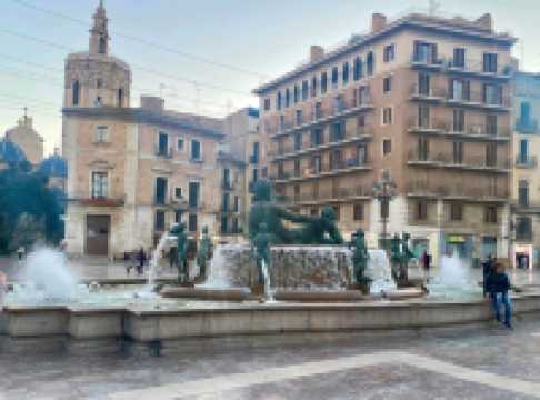 Sunny Street Vibes☀️