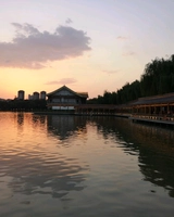 A Stunning Xi'an Lake