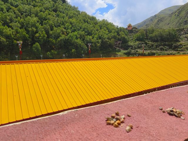 草壩上的寺廟——棒託寺