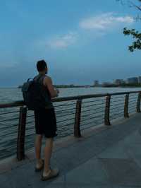 朵雲書院滴水湖上海人也可以讀書賞湖了