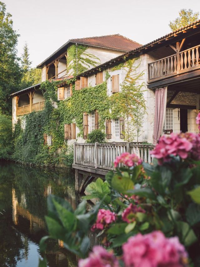 🌟✈️ Champagnac's Hidden Gem: Le Moulin du Roc 🏨🇫🇷