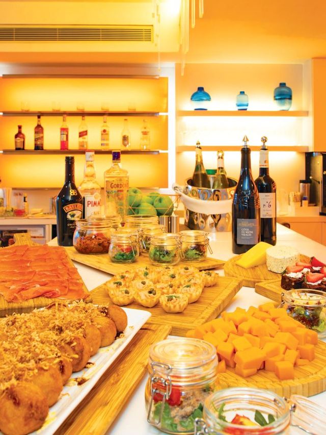 🌟 Hong Kong's Hidden Gem: Novotel Century 🏨✨