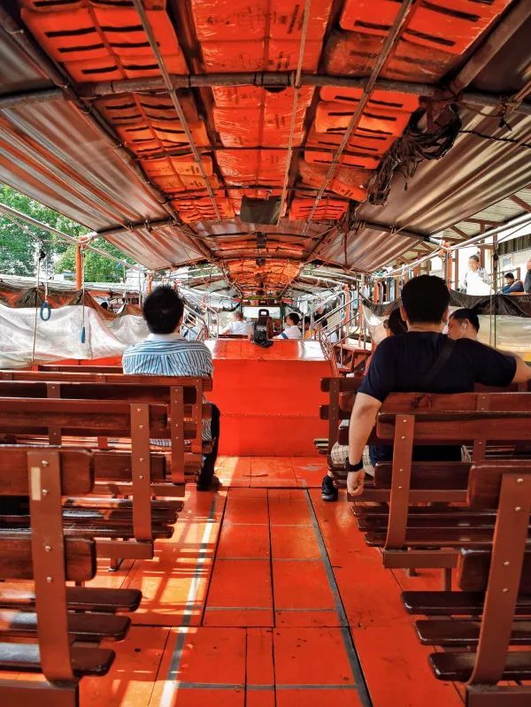 🚤 曼谷水上交通指南：小眾漫遊秘笈