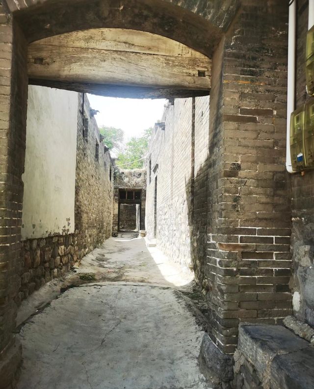 走進伯延古鎮，感受歷史的迴音。