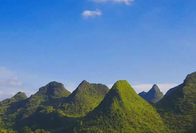 不用去桂林 廣東也有自己的水墨畫山。