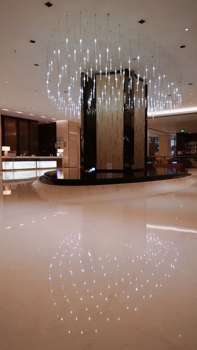 能俯瞰順峰山公園全景的順德地標酒店