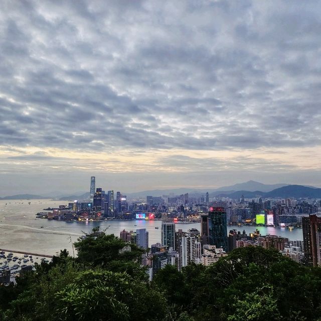 香港紅香爐峰⛰️|登頂看維港夜色🌇