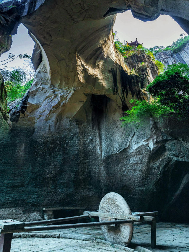 探索「石頭王國」的奇幻之旅！