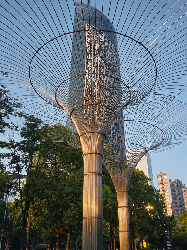 喺合肥街頭，影到小說入面嘅A市