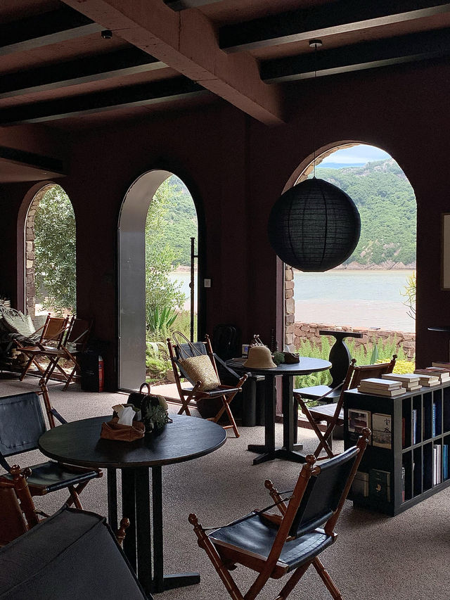 江浙滬staycation·住進避世懸崖上聽海
