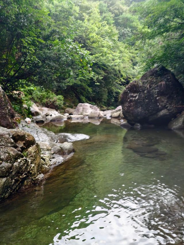 夏日玩水必去！臨安蝴蝶谷溯溪攻略｜天然水上樂園