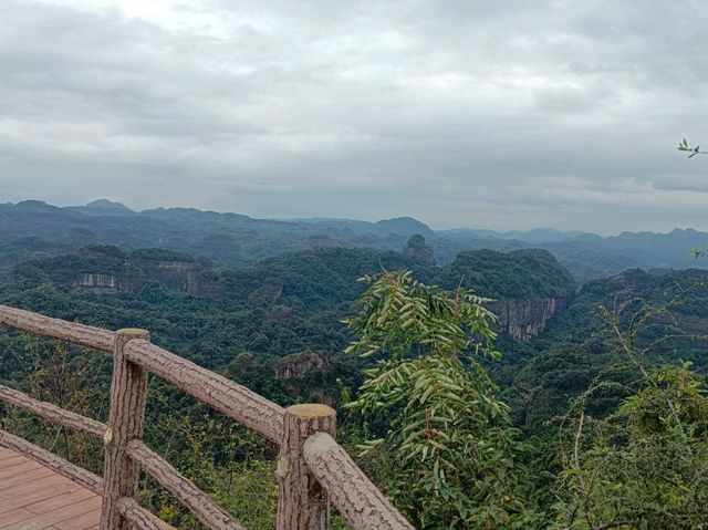 丹霞山奇幻地貌一日深度遊⛰️ 10月内地游
