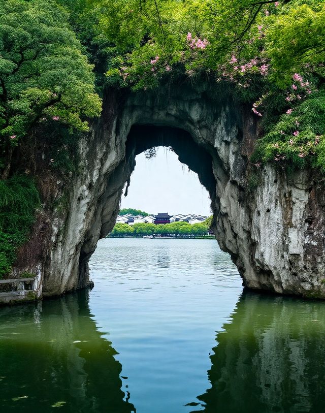 江南第一水石盆景｜崖壁奇絕、洞幽水秀｜乘烏篷船遊千年山水盆景