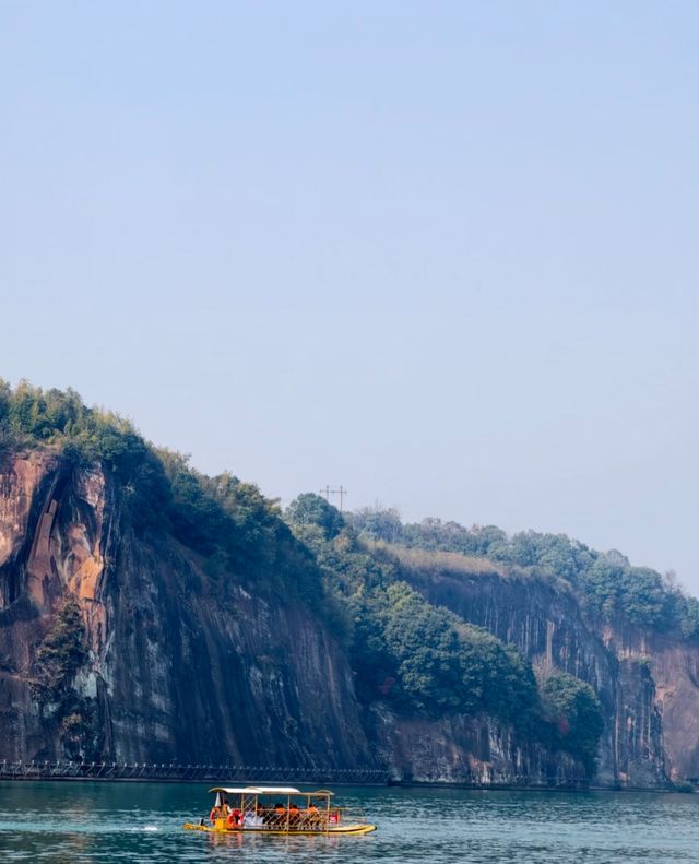 郴州翠江|在丹霞秘境裡划竹筏才是正經事 郴州翠江|在丹霞秘境裡划竹筏才是正經事