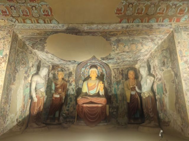 張掖+嘉峪關+敦煌8日遊：丹霞地貌的奇觀，敦煌文化的精髓