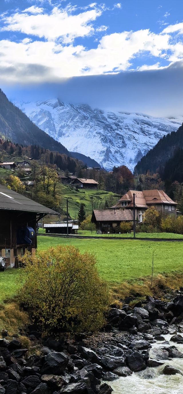 因特拉肯,愛在深秋 因特拉肯,愛在深秋