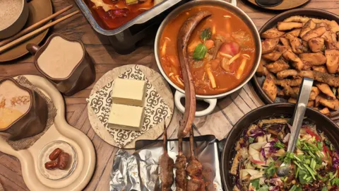 ห้ามพลาดเด็ดขาดที่โรงแรมเซี่ยงไฮ้ดิสนีย์แลนด์! ขนมหวานแสนอร่อย รสชาติเยี่ยม หน้าตาสวยงามน่ารับประทาน! — traveler post in Solan