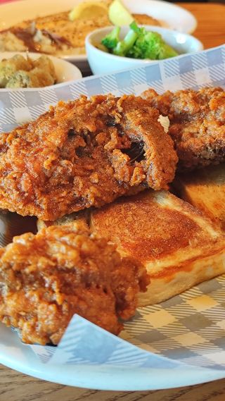 Cracker Barrel: The All-Purpose Restaurant for Road Trips