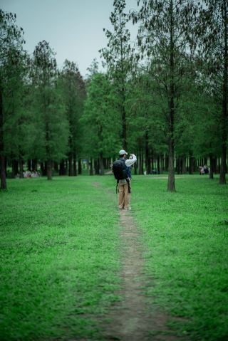 ハイキング愛好家の雨の日の秘境、ここで桃源郷を感じる