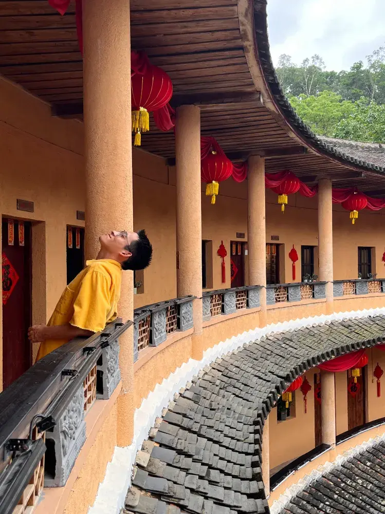 不用去福建，中山就有土樓