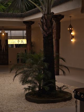 The structure of southern France, the soul of Mangshi Jingpo  Border town romance | Jingpo-style Roman column guesthouse, unlock the delicious king zongzi  Mangshi stay | Hidden Xianxianyuan