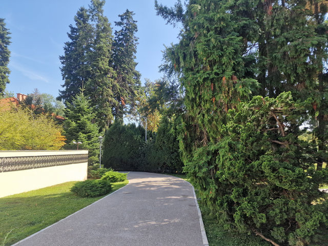 Ceausescu's House Requires Planning and Reveals Opulence
