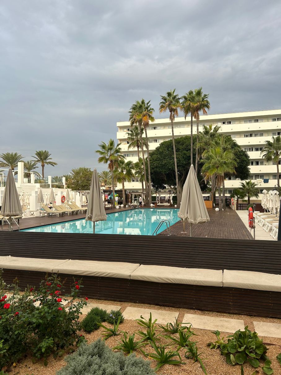 Great Hotel by the Sea with Excellent Service